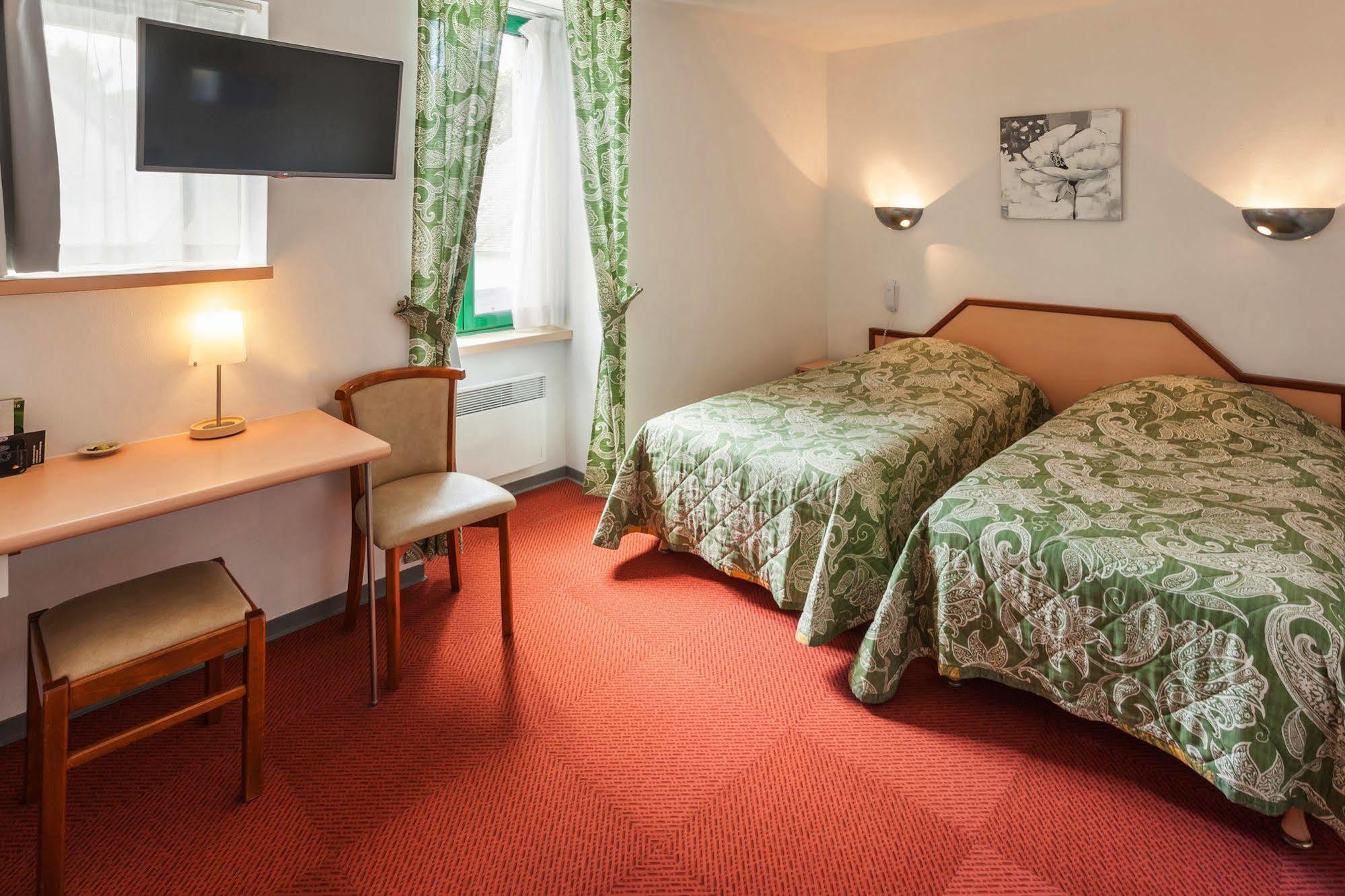 Hotel Du Lac Huelgoat Kültér fotó